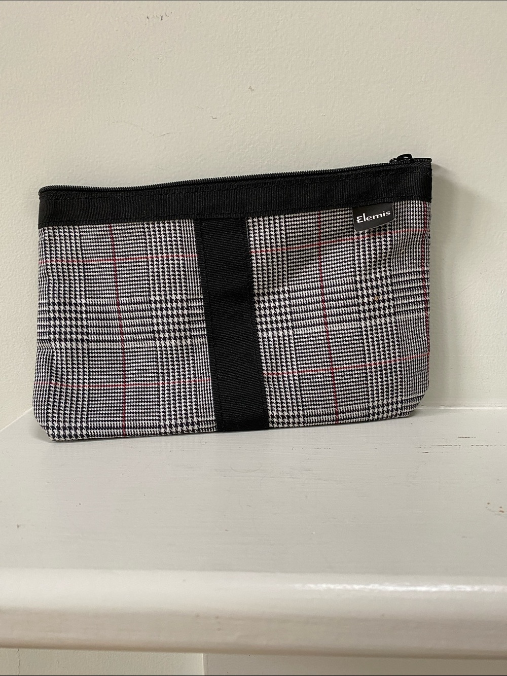 ELEMIS Black, Gray & Red Glen Plaid Toiletry Pouch